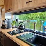 Botel Seezeit Im Hausboot Mit Kamin & Sauna
