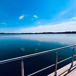 Botel Seezeit Im Hausboot Mit Kamin & Sauna *