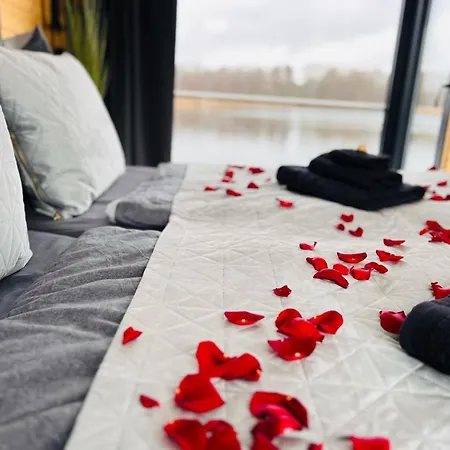 Seezeit Im Hausboot Mit Kamin & Sauna