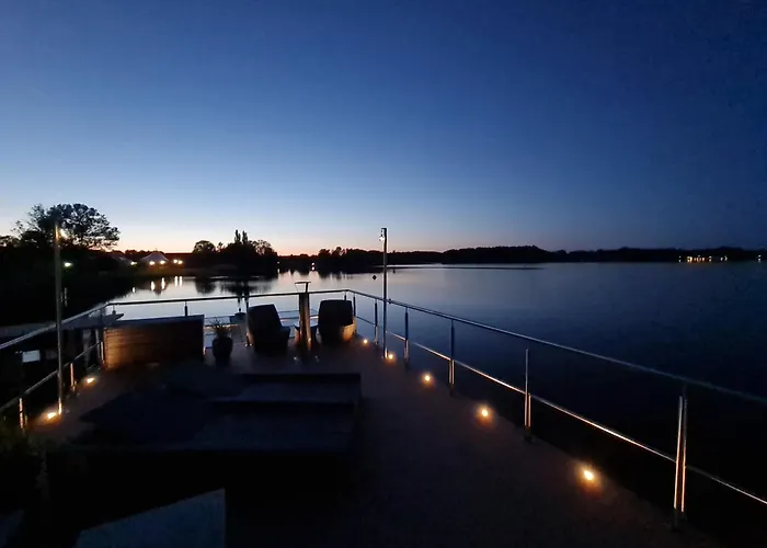 بوتيل Seezeit Im Hausboot Mit Kamin & Sauna