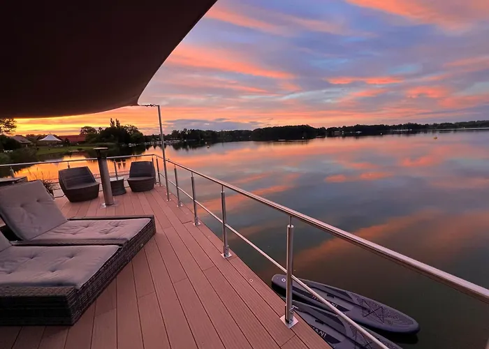 Seezeit Im Hausboot Mit Kamin & Sauna بوتيل *