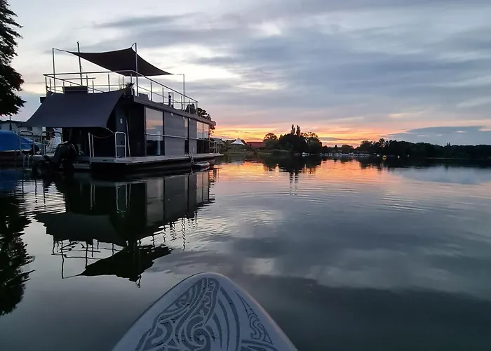 Seezeit Im Hausboot Mit Kamin & Sauna بوتيل