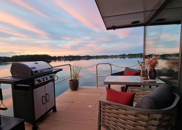 بوتيل Seezeit Im Hausboot Mit Kamin & Sauna