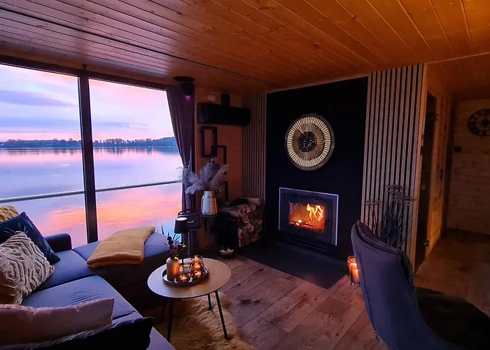 Seezeit Im Hausboot Mit Kamin & Sauna بوتيل