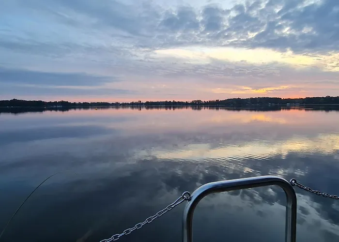 بوتيل Seezeit Im Hausboot Mit Kamin & Sauna